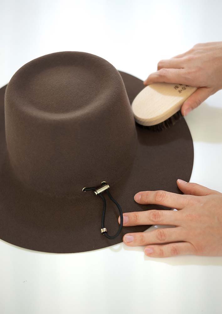 HAT CARE – La Maison de Lyllis HAT CARE – La Maison de Lyllis